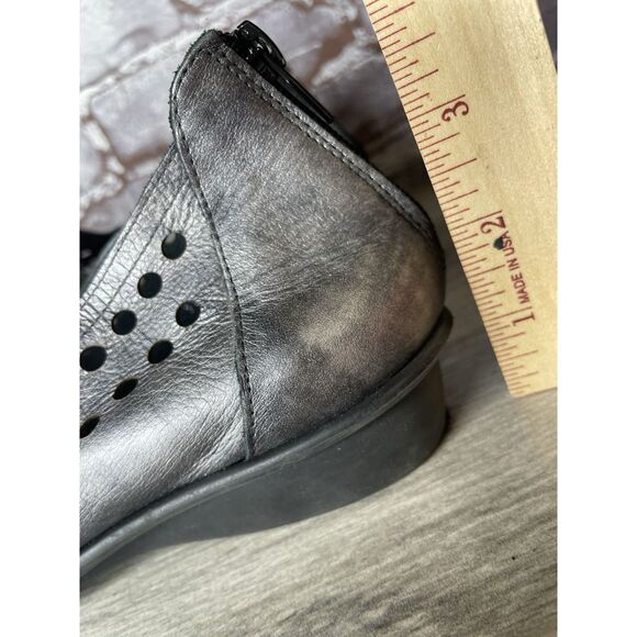 Sesto Meucci Pewter Leather Perforated Back Zip Wedge Shoes Women Sz 11N US/42EU - Picture 9 of 16